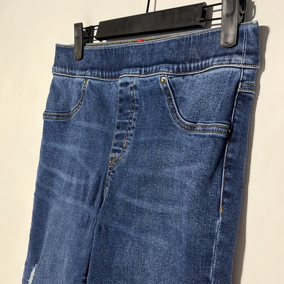 SPANX Distressed Medium Wash Denim High Rise Elastic Waist Jegging Size Medium - Picture 5 of 10